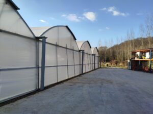 Serres multi-chapelles à la Ferme de Goyet : retour d’expérience