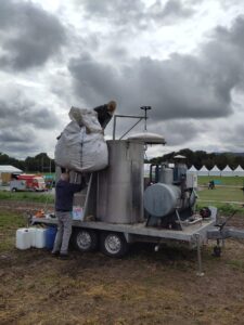 Rencontre à Tech&Bio de l’alambic mobile bio « La Fabrique des Martins »