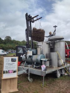Rencontre à Tech&Bio de l’alambic mobile bio « La Fabrique des Martins »